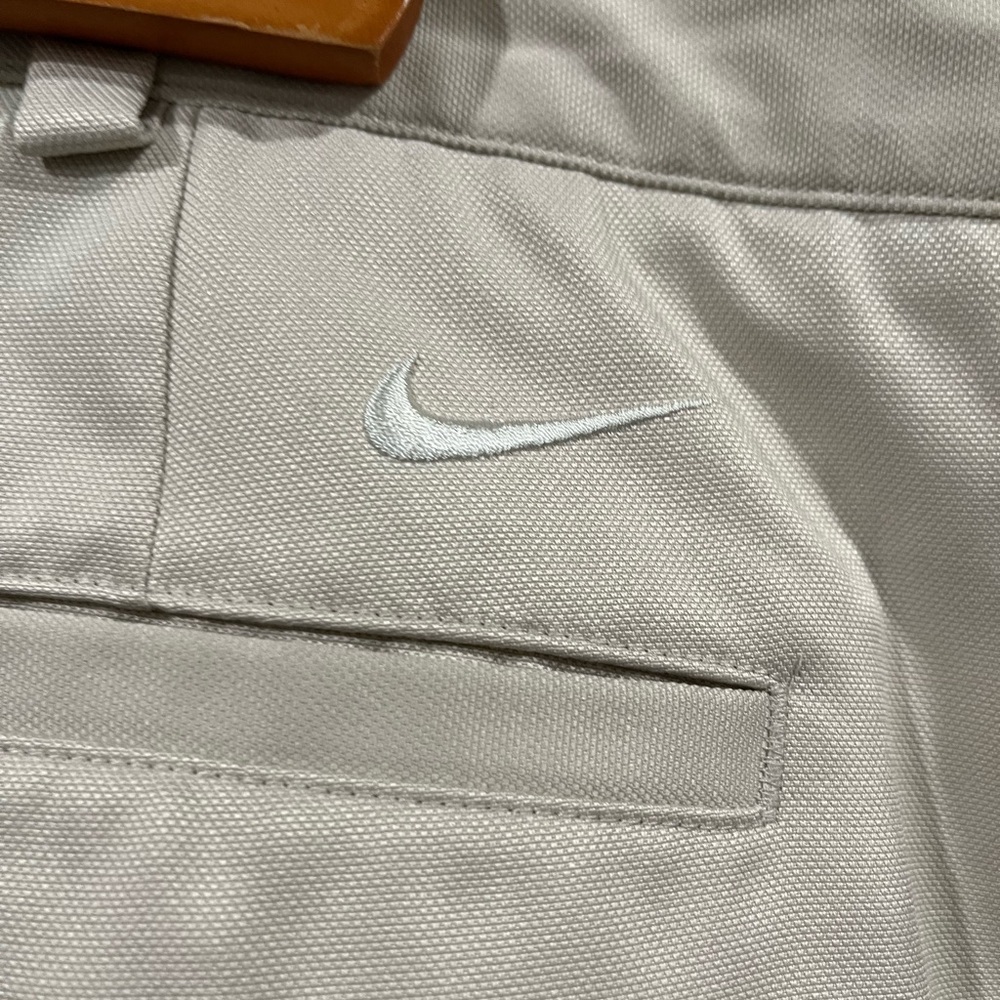 Nike golf shorts - Picture 3 of 4